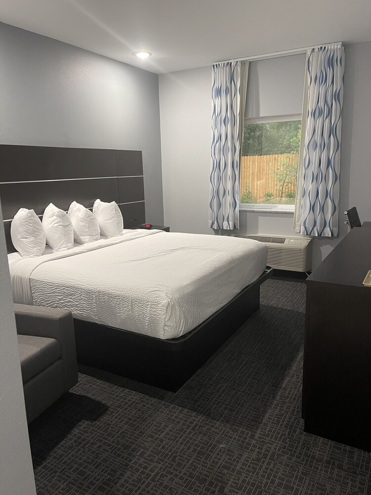 Days Inn by Wyndham Zachary LA 7/37