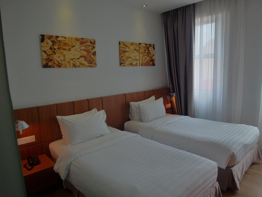 Ipoh French Hotel 12/53