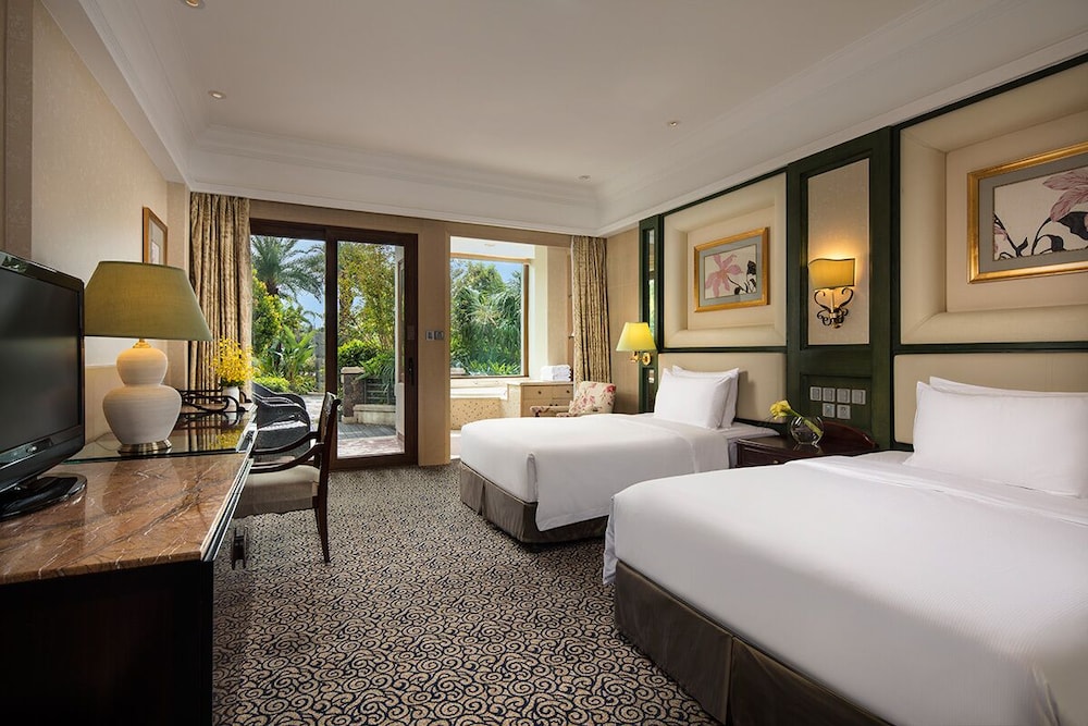 GARDEN VIEW DELUXE TWIN ROOM