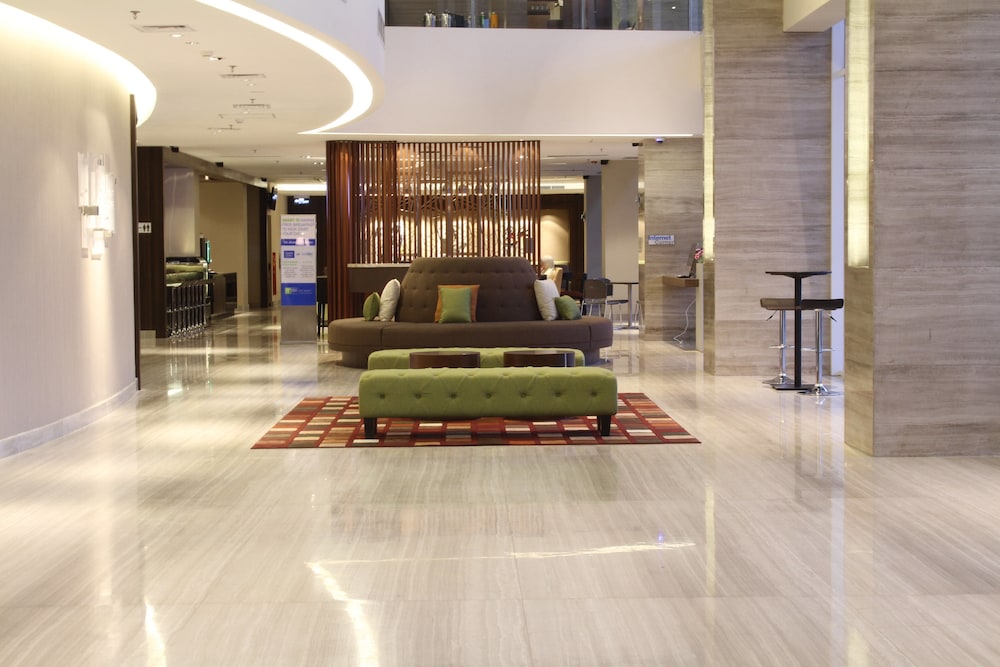 Holiday Inn Express Surabaya Centerpoint by Ihg 7/81
