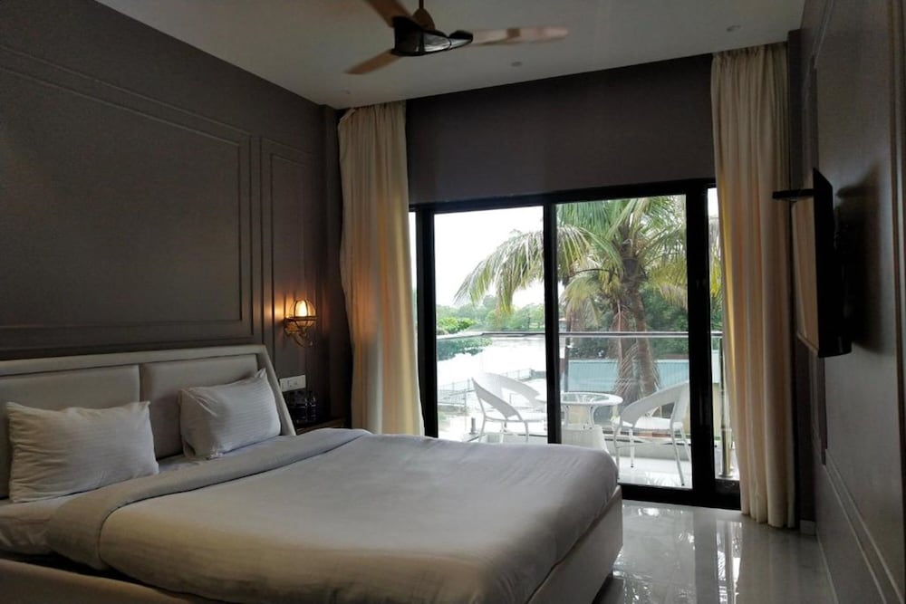 Paramount Riverfront Resort and Spa 6/50