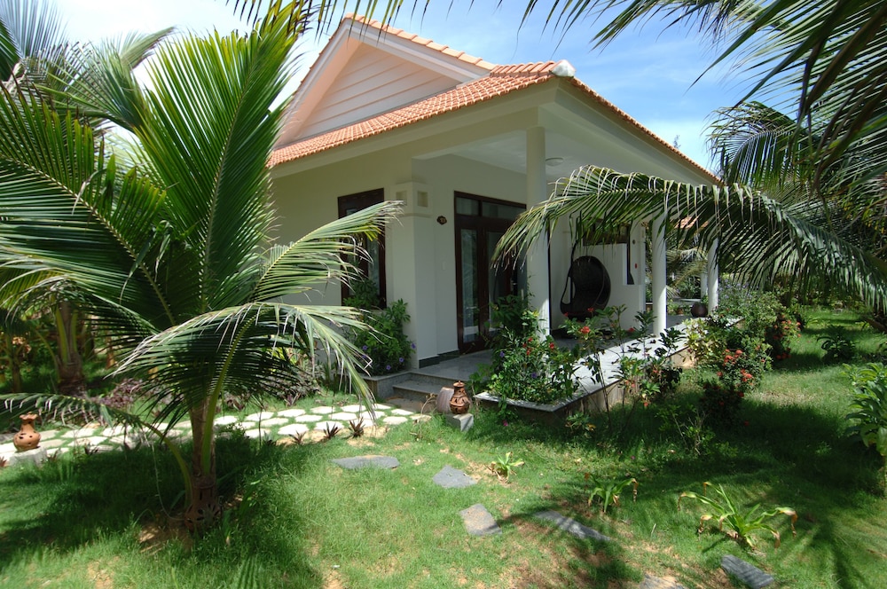 Saigon Emerald Resort 8/72