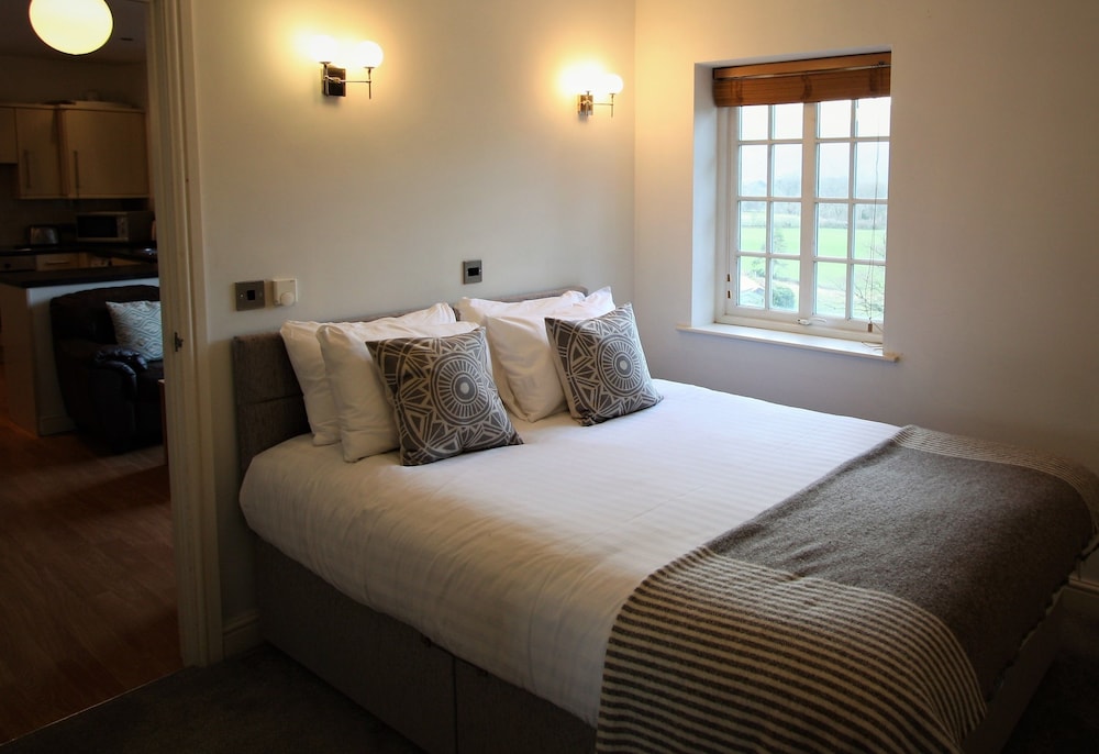 Ravenstone Manor 14/46