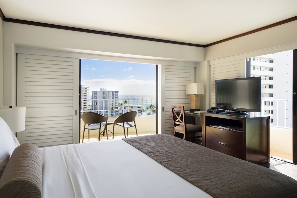 PREMIUM, KING BED, OCEAN VIEW, CORNER