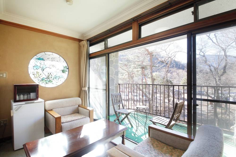 Shimobe Hotel 37/67