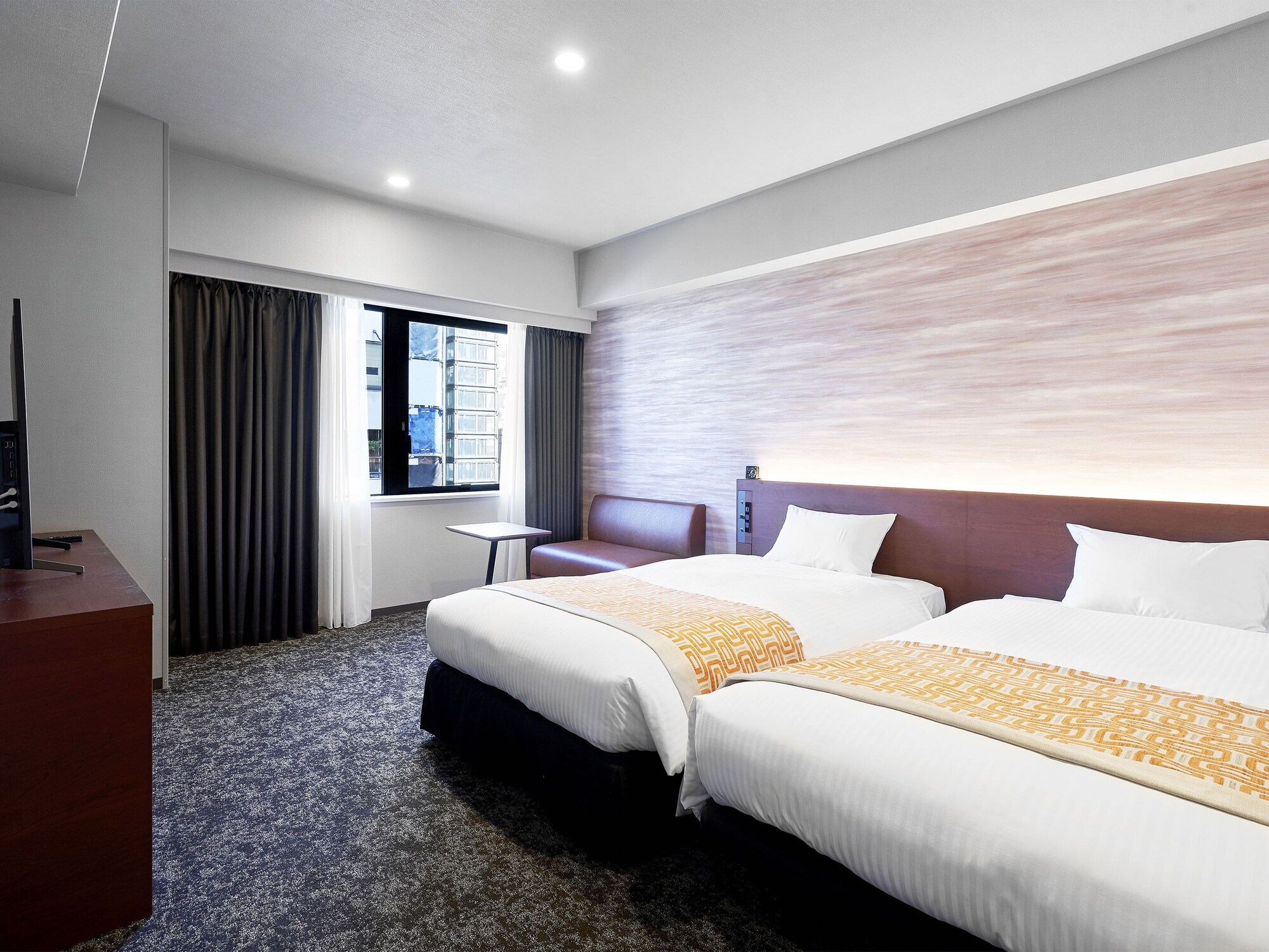 Basic, Twin Beds
