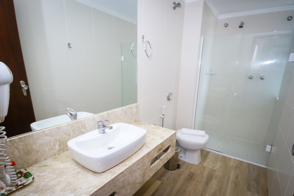 غرفة قياسية رباعية بأربعة أسرّة، Hotel Geranium 10/10
