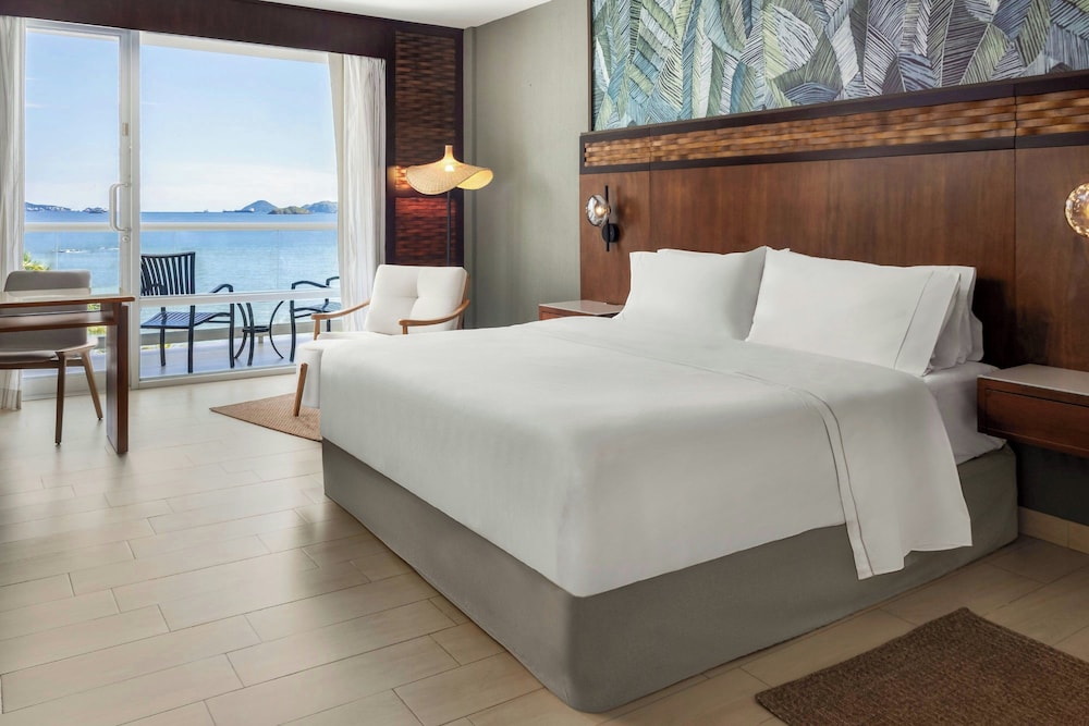 Premium, King Bed, with View