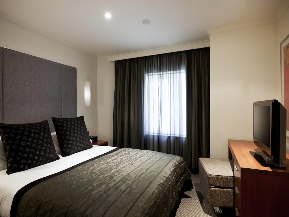 1 Bedroom, Renovated, Suite, Apartment, King Bed, City View