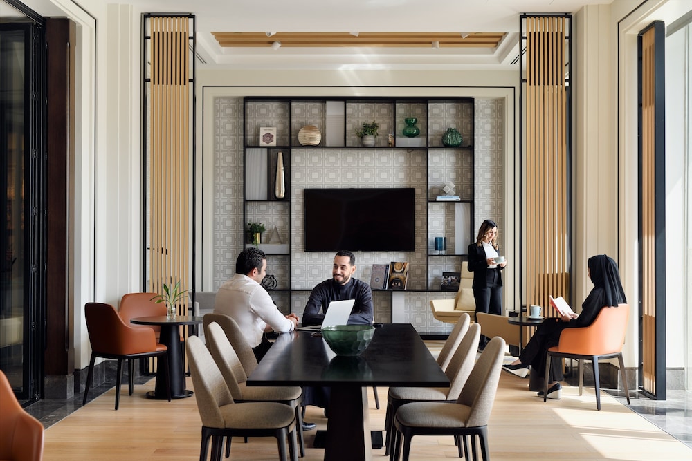 فندق كراون بلازا جدة السلام(Crowne Plaza Jeddah Al Salam) 36/64