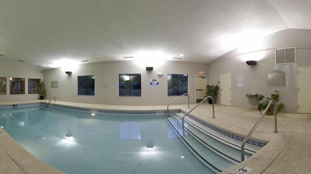 Holiday Inn Express Hotel Suites Muskogee 13/48