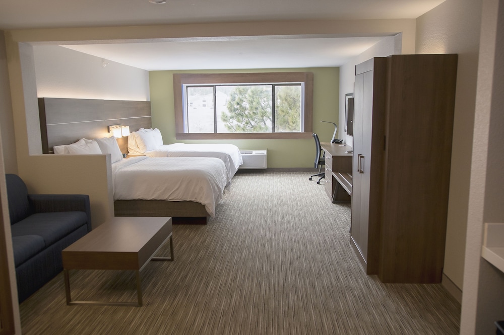 Holiday Inn Express and Suites Colorado Springs North an IHG Hotel 28/67