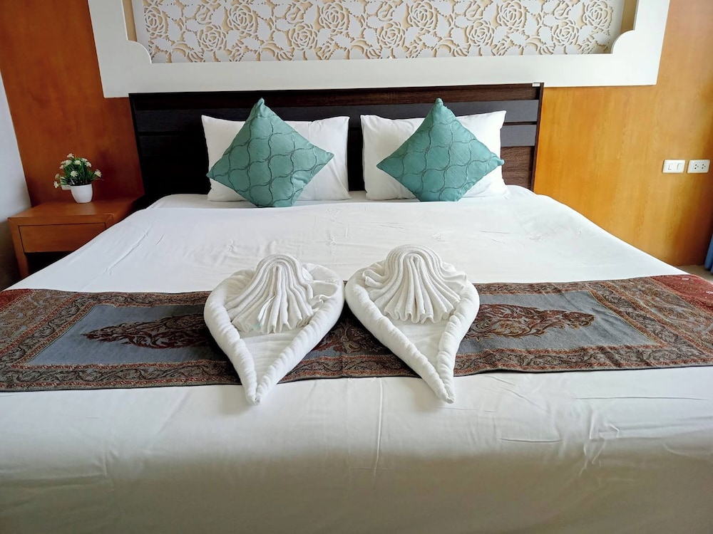 T & C Hotel Patong Beach 50/70