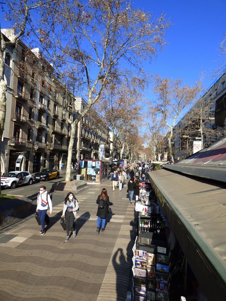 Hotel Moderno BCN 61/70