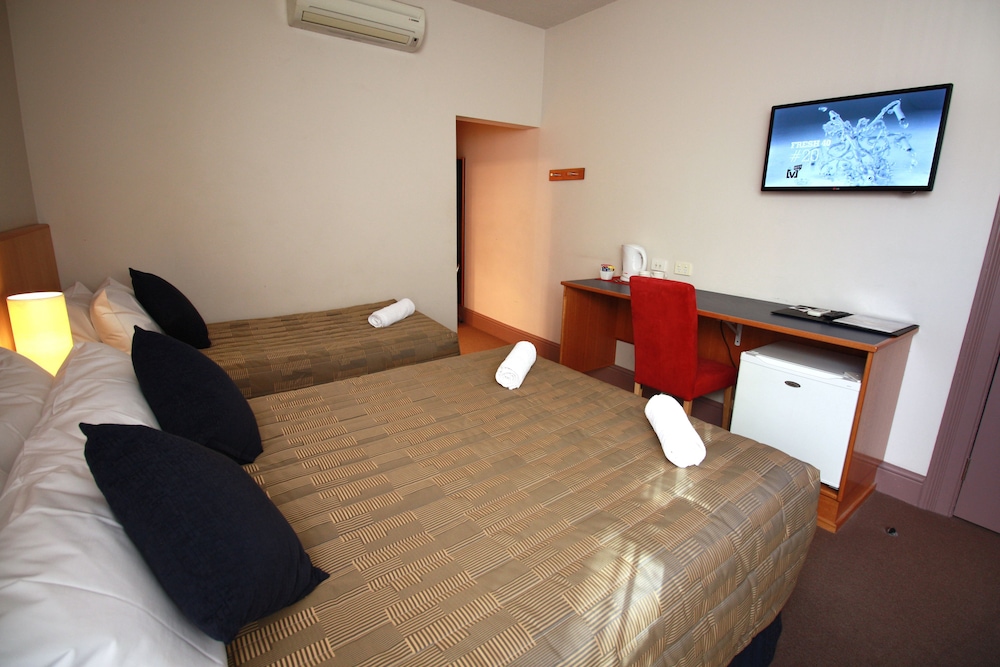 Central Hotel 27/55