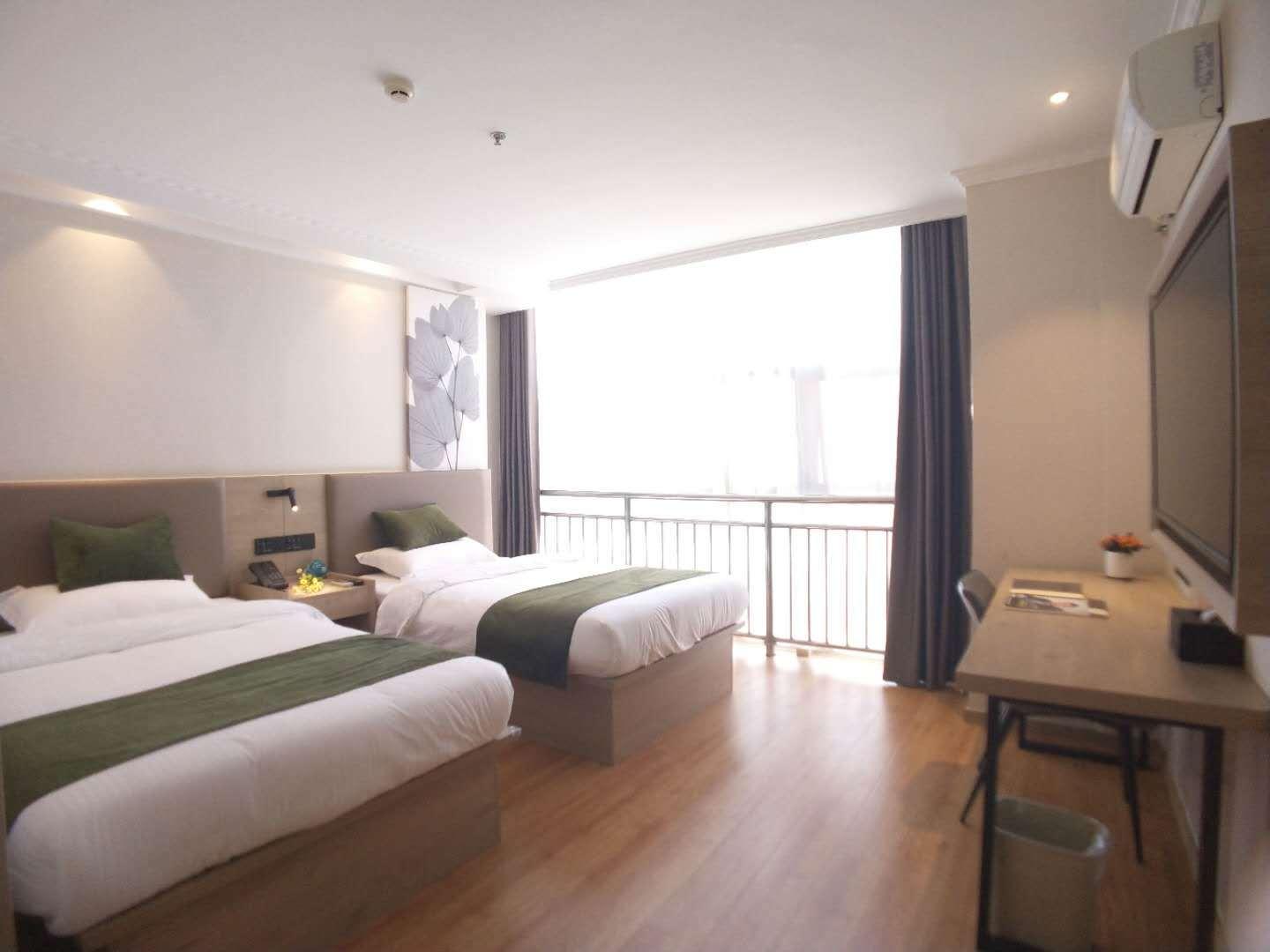 ROOM, TWIN BEDS