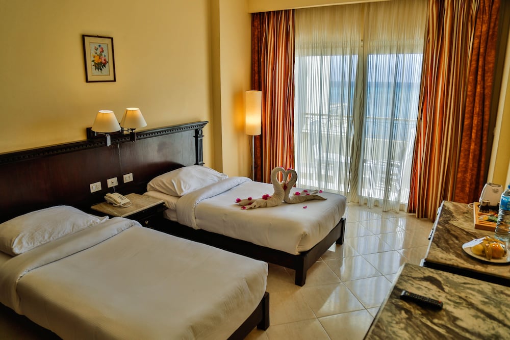 Magic Beach Hotel 11/50