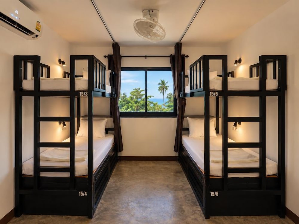 Balcony Party Hostel - Adult 18+ 11/22