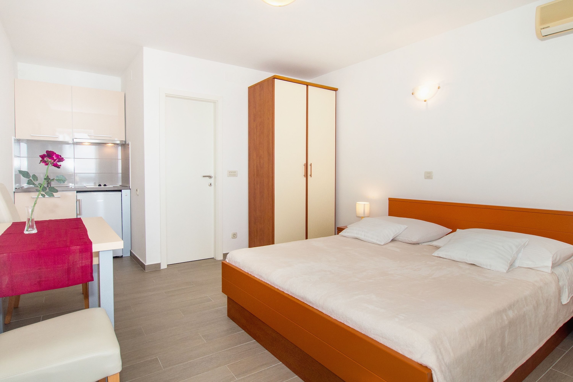 1 BEDROOM, STUDIO, APARTMENT
