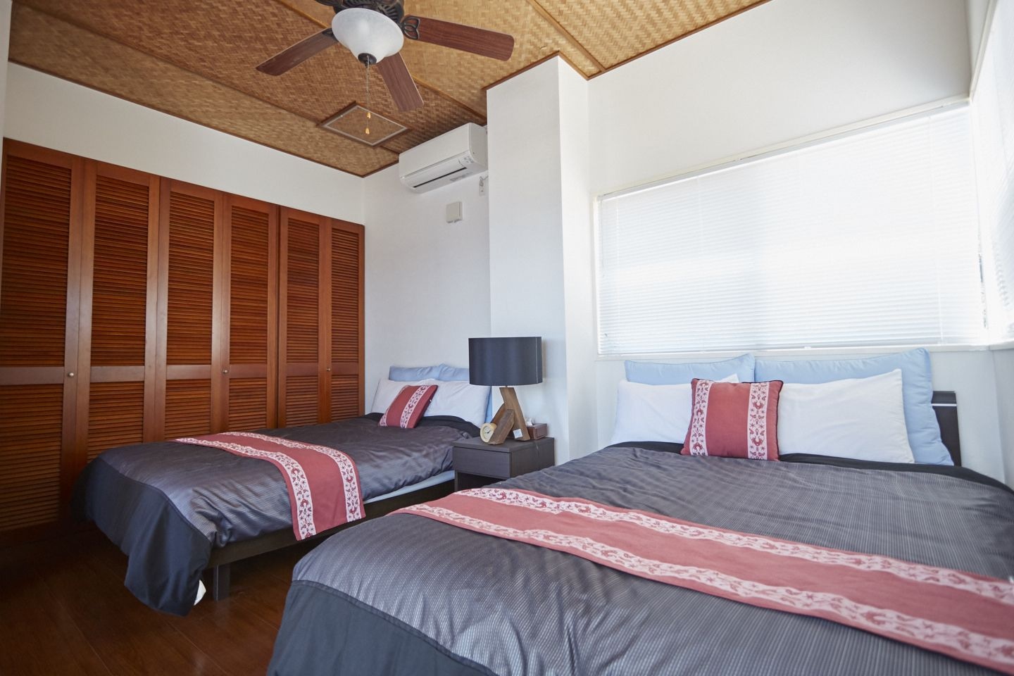 HOLIDAY HOME, OCEAN FRONT