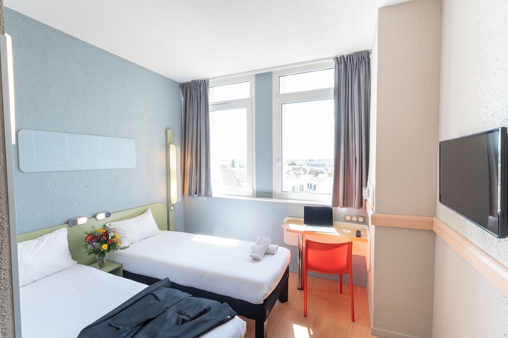 غرفة بسريرين منفصلين، Ibis Budget Le Mans Centre 6/10