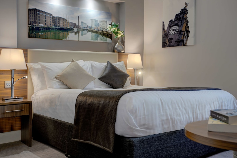 Heywood House Hotel 20/45