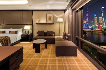 Deluxe River Room