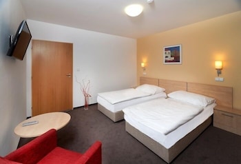 Hotel Chvalska Tvrz 25/68