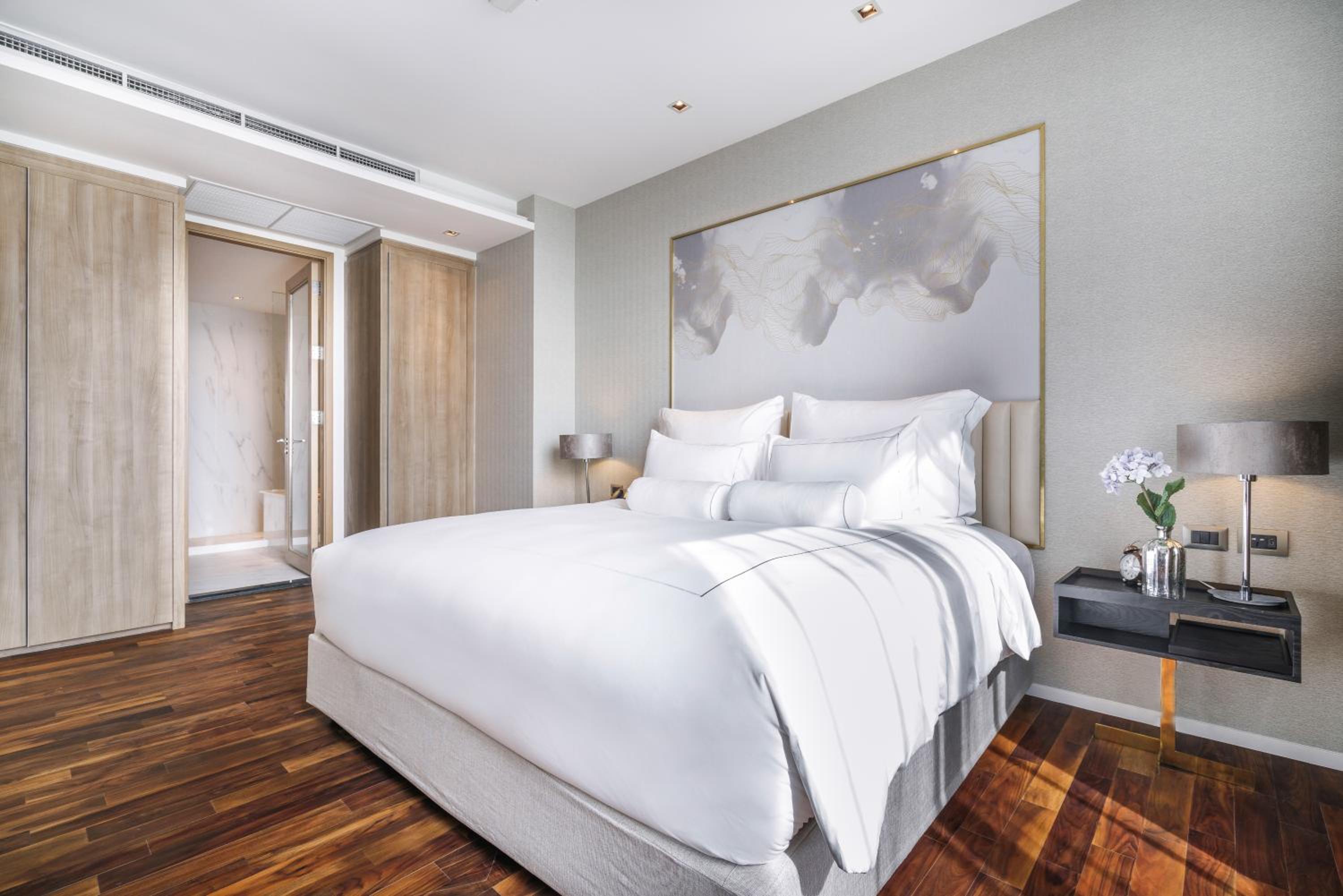 جناح بشرفة، MUU Bangkok Hotel 3/10