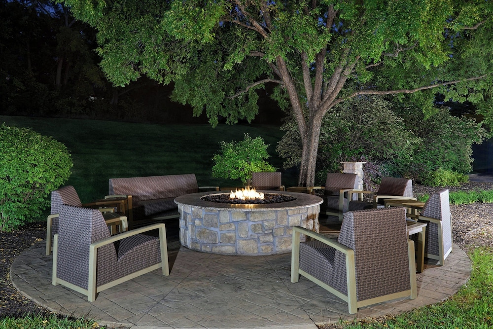 Courtyard by Marriott Kansas City Shawnee 66/71