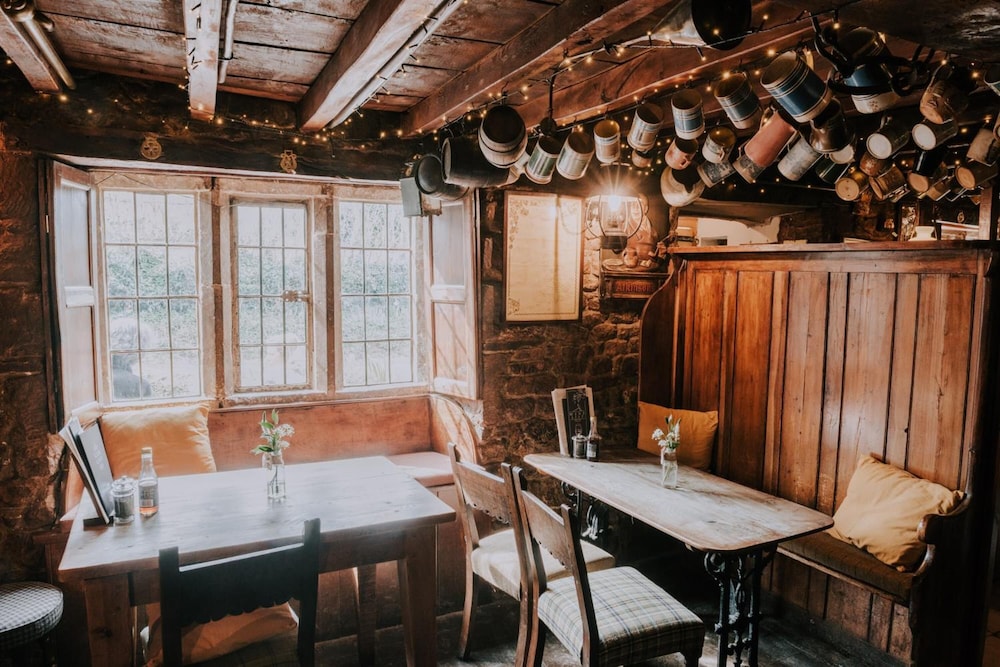 The Falkland Arms 22/50