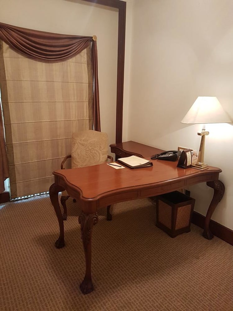 The Palms Town Country Club 35/44