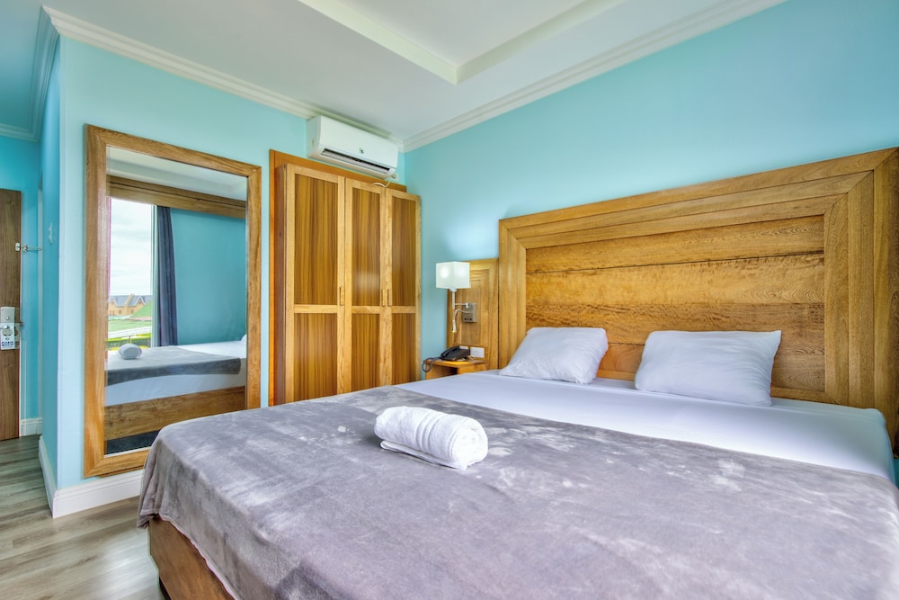 Airport Suites Hotel 13/61