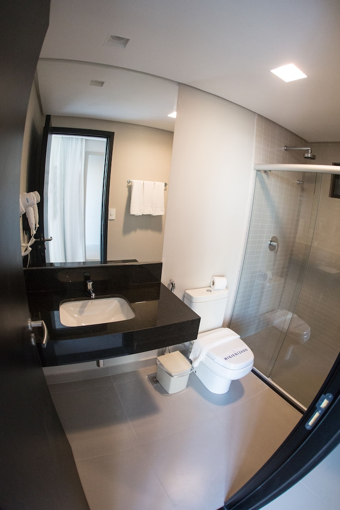 Acqua Suites 36/60