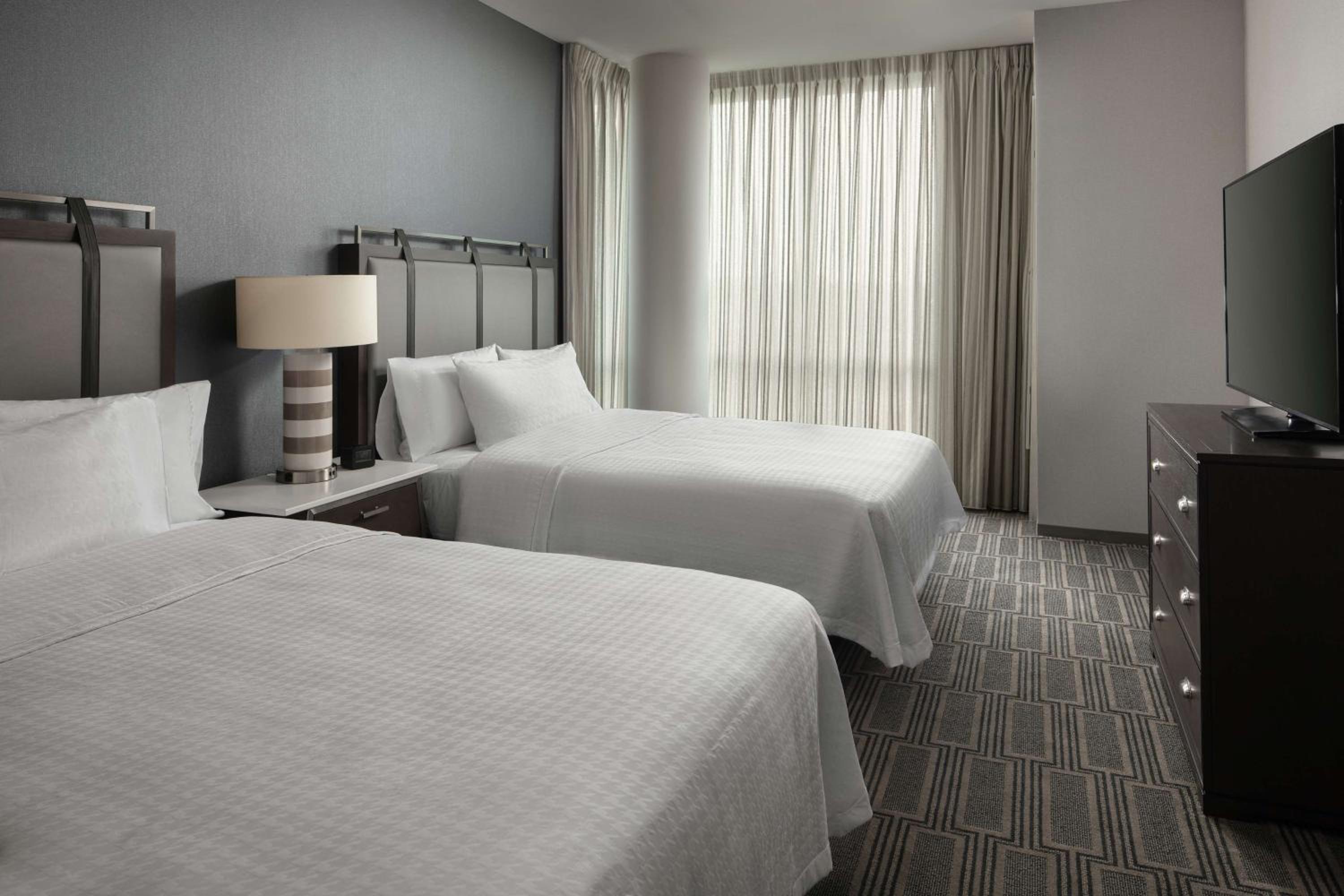 1 Bedroom, Suite, 2 Queen Beds, Sofa
