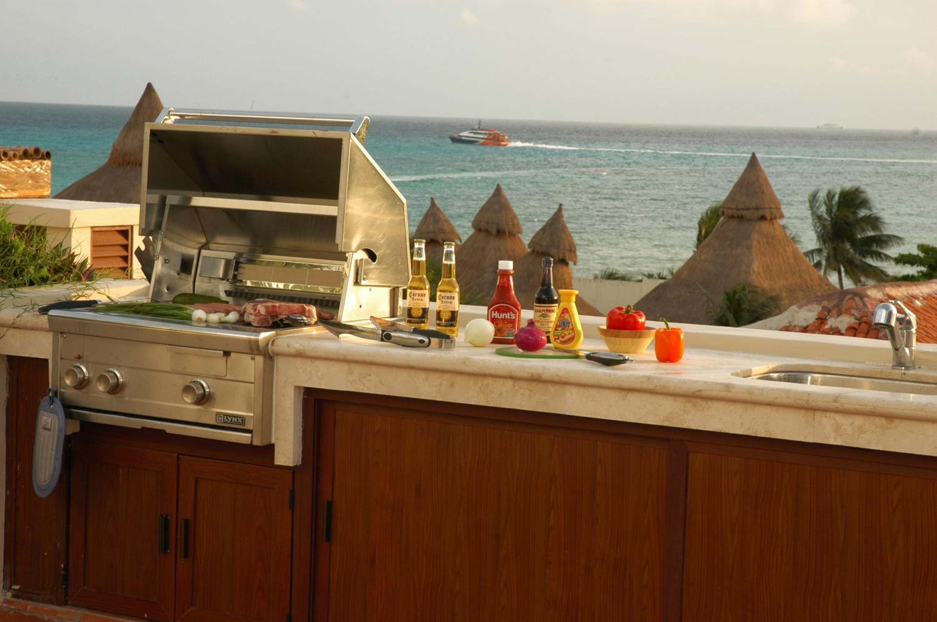 3 Bedrooms, Penthouse, Suite, Partial Sea View