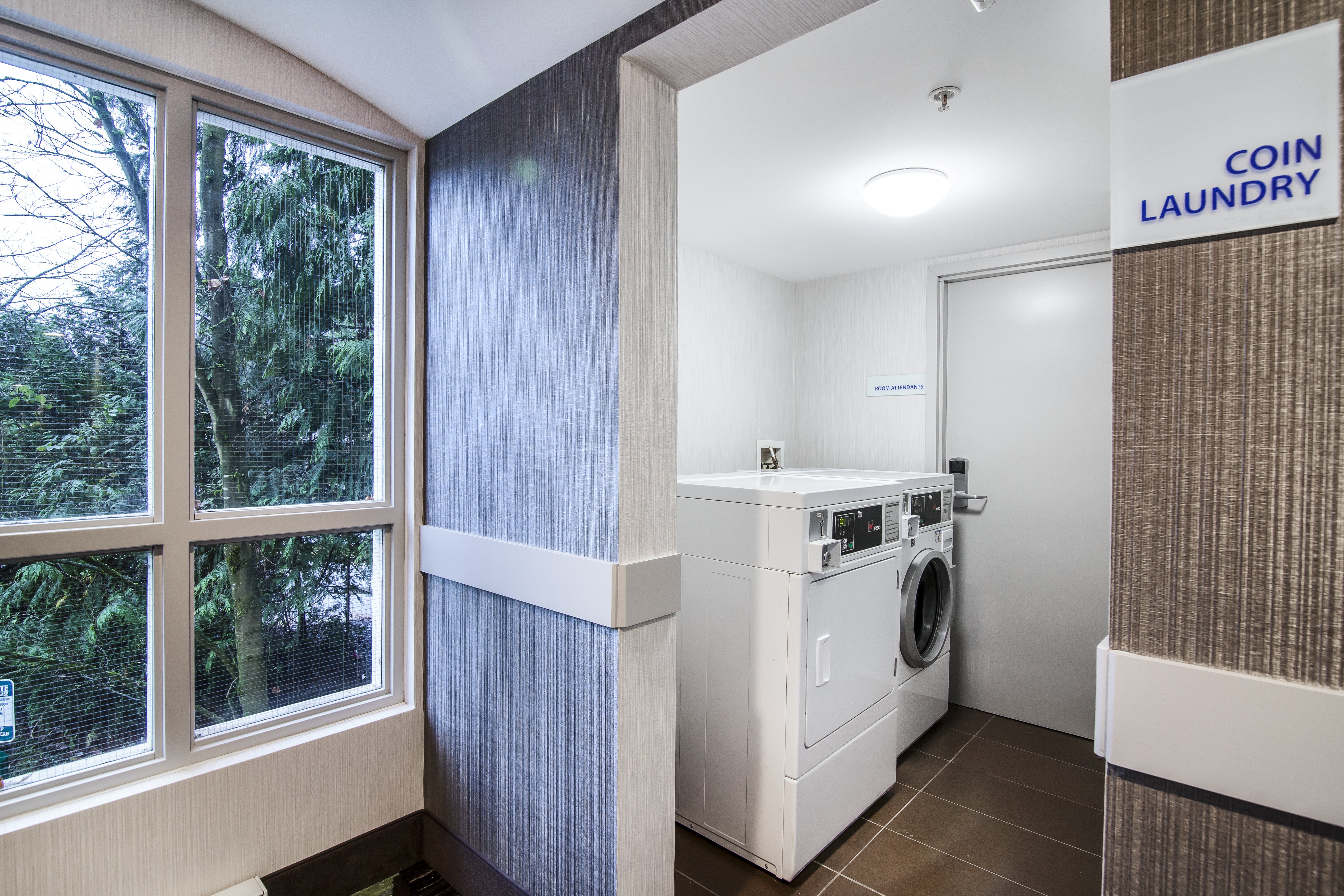 Holiday Inn Express Suites Langley 73/73