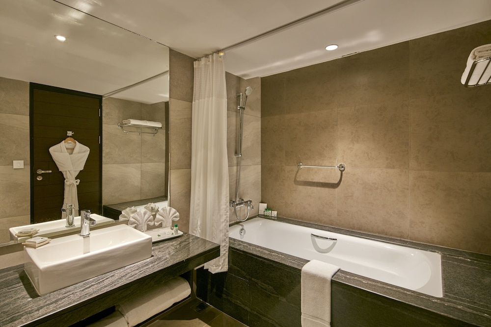 Signature Club Resort 40/46