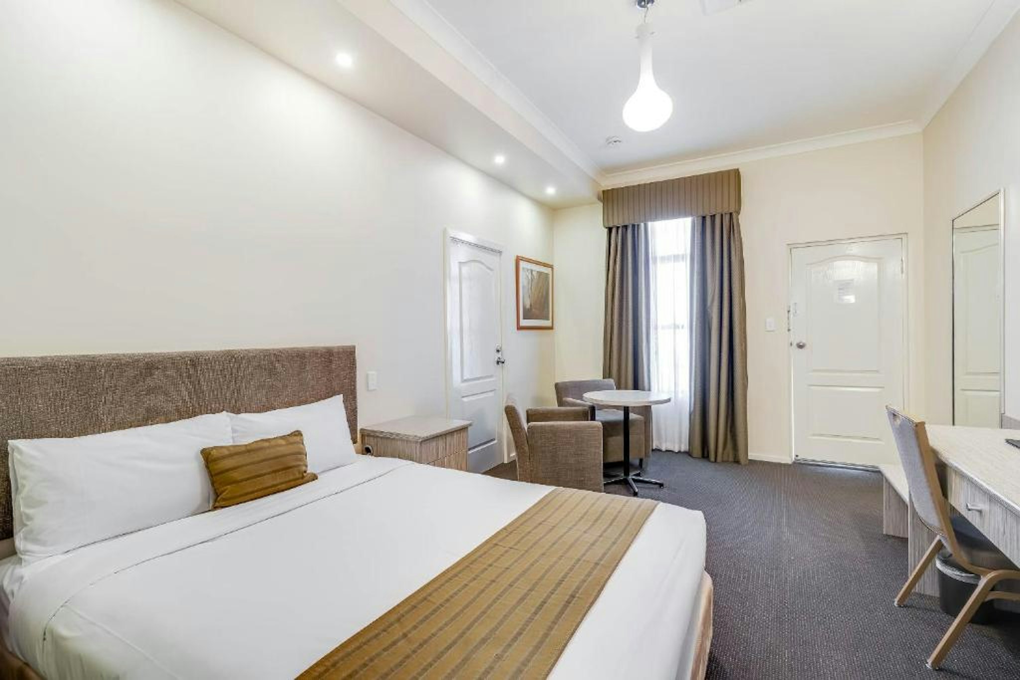 Prince of Wales Motor Inn 6/64