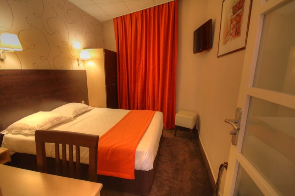 Hotel Des Trois Gares 33/48