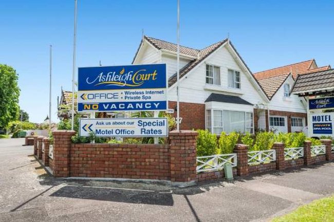 Ashleigh Court Motel 1/7