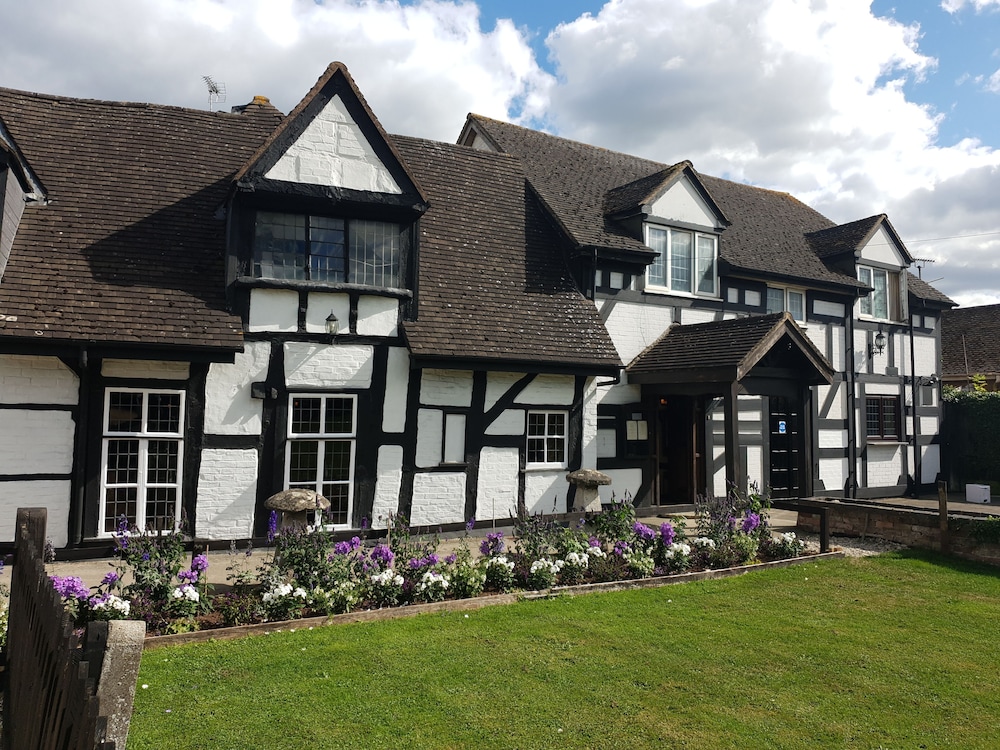 The Thatch Inn 48/50