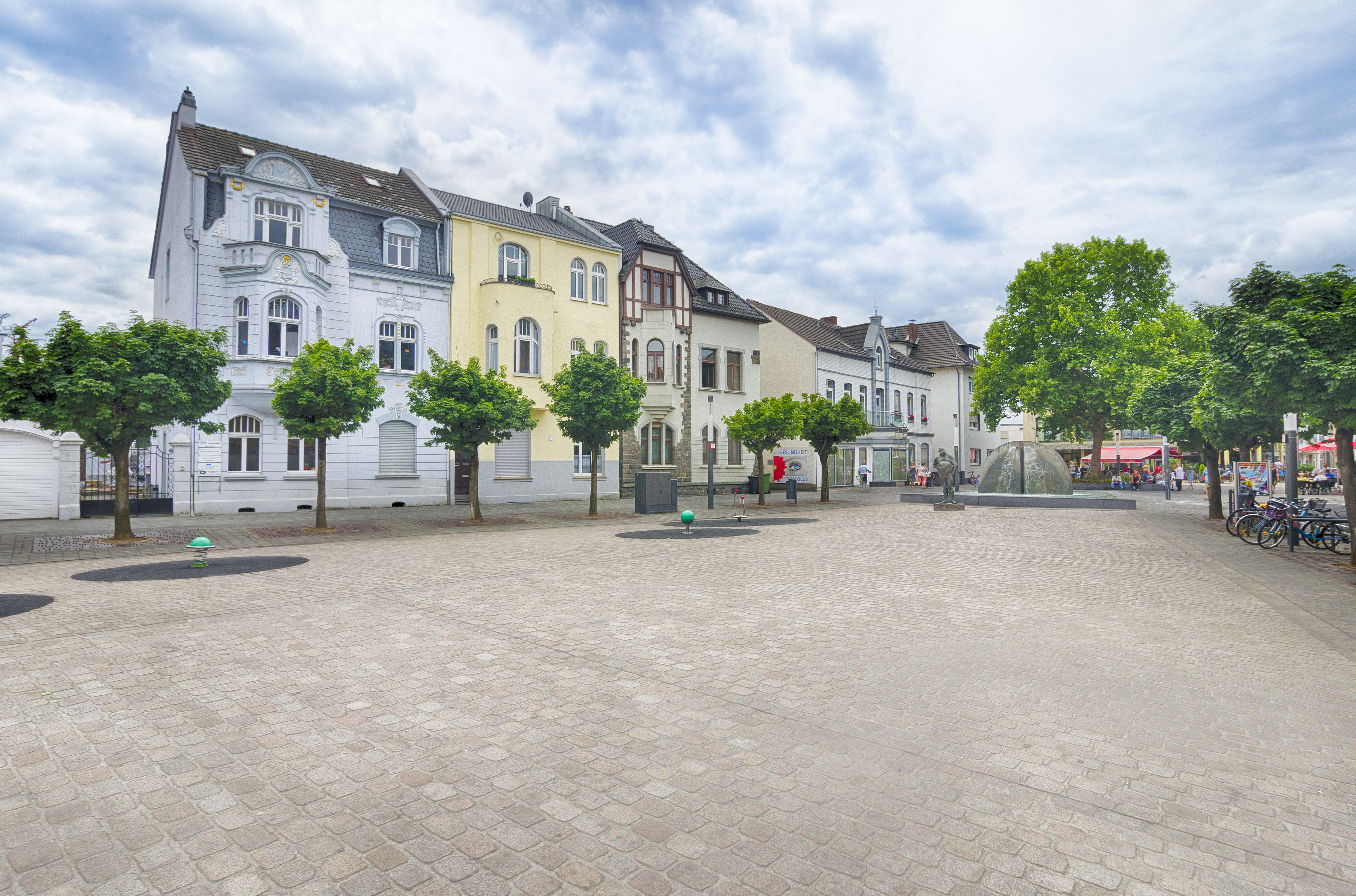HOLIDAY INN EXPRESS COLOGNE TROISDORF 36/42