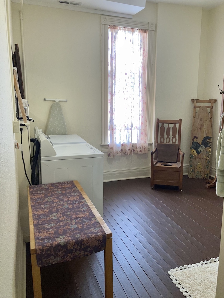 Historic Capitol Hotel Vacation Suites 16/32
