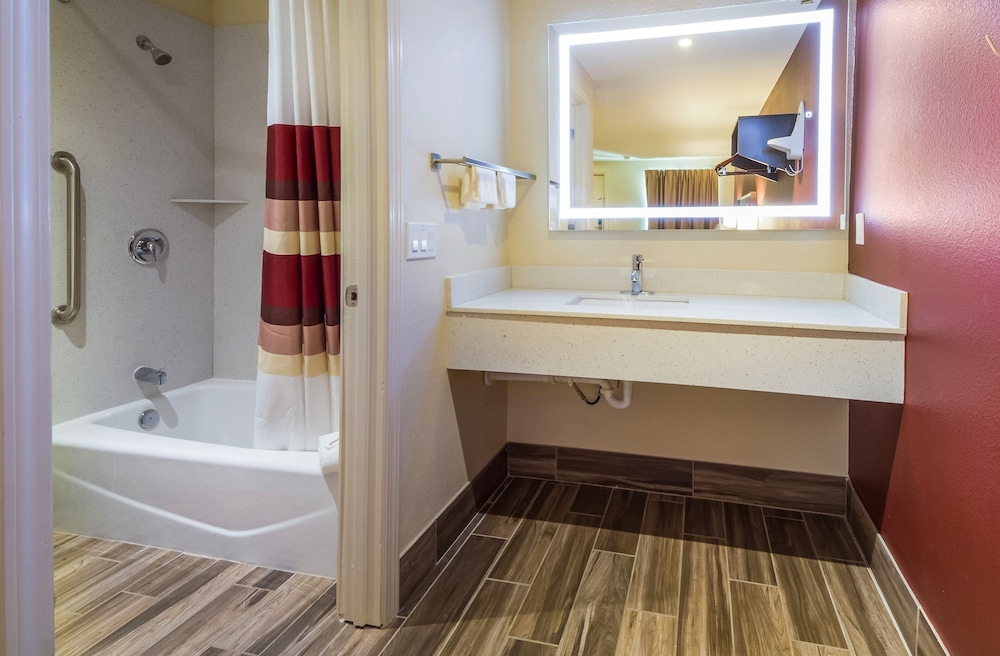 Oceans Edge Hotel, Port Aransas,TX (ex Red Roof Inn Port Aransas) 18/62