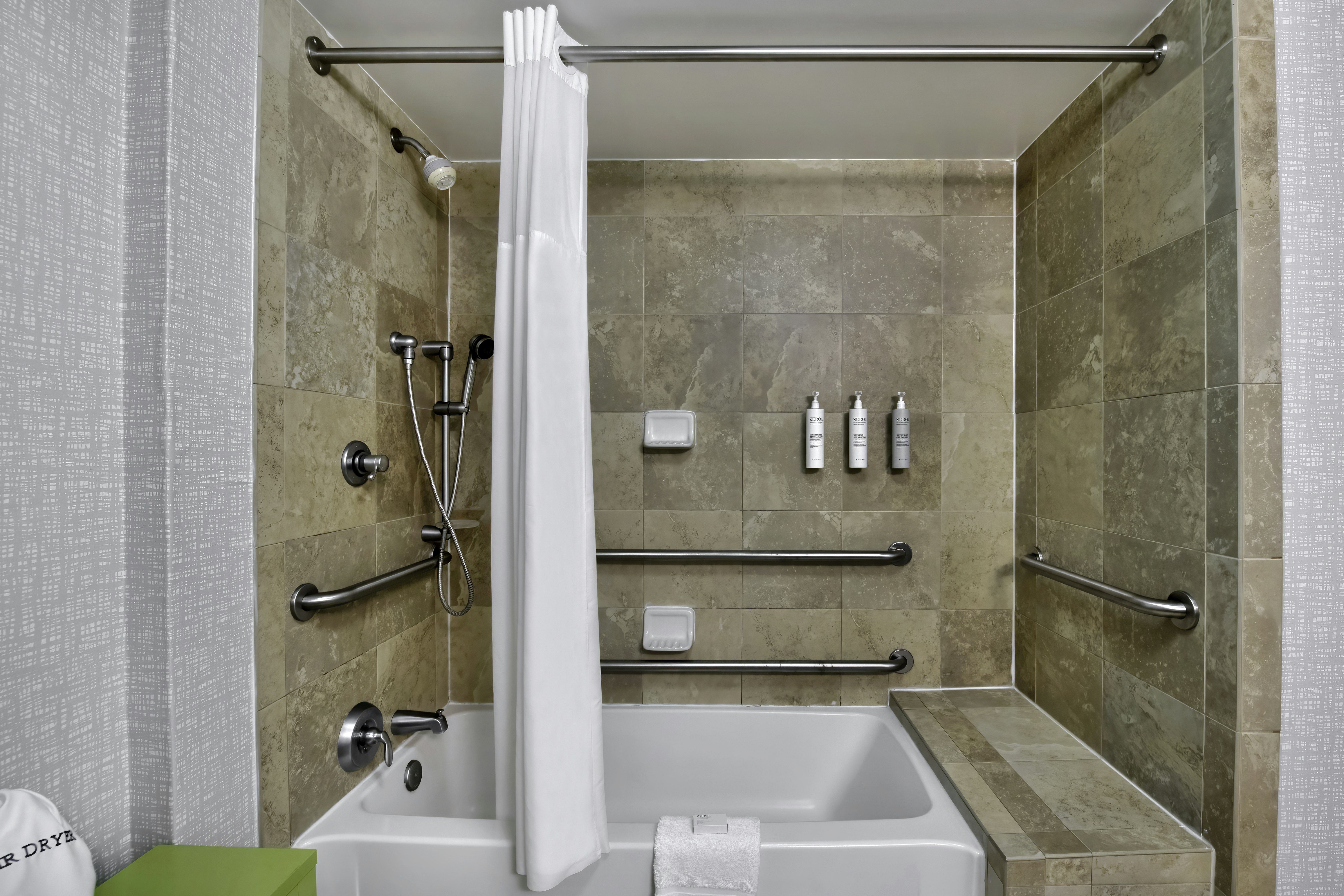 ROOM, KING BED, ACCESSIBLE