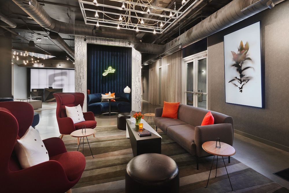 Aloft Atlanta Perimeter Center 24/33