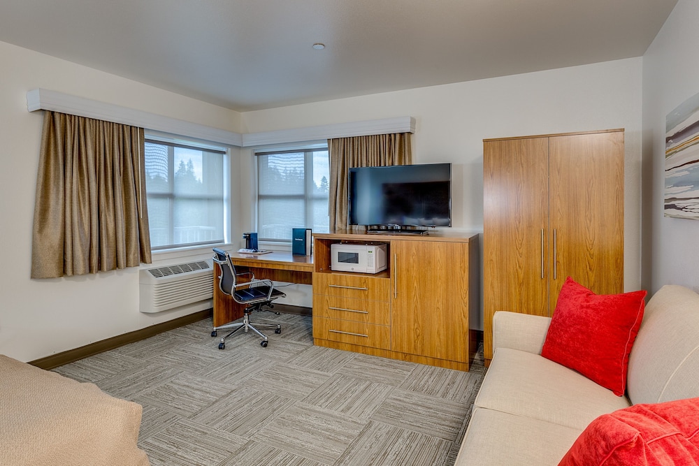 Marshall Suites Bainbridge Island, SureStay Collection by BW 30/34