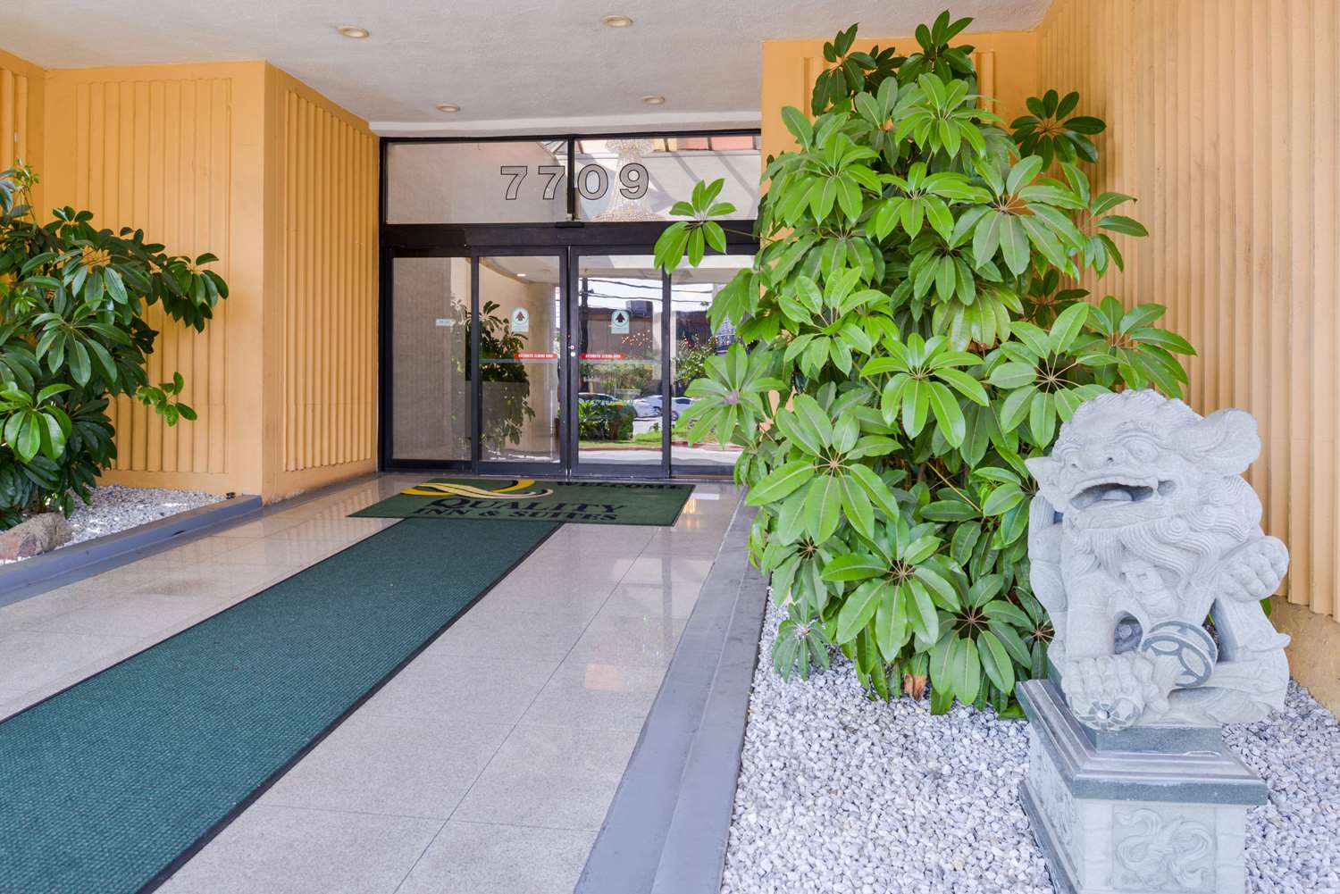 Quality Inn and Suites Montebello - Los Angeles 50/51