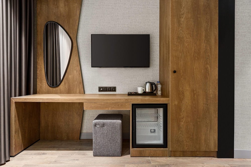 Ramada Encore by Wyndham Istanbul Arnavutkoy 53/64